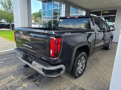 Used 2025 GMC Sierra 1500 SLT AWD/4WD image 4