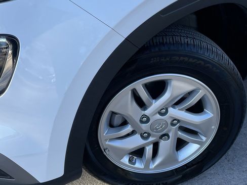 Used 2025 Hyundai Venue SE image 8