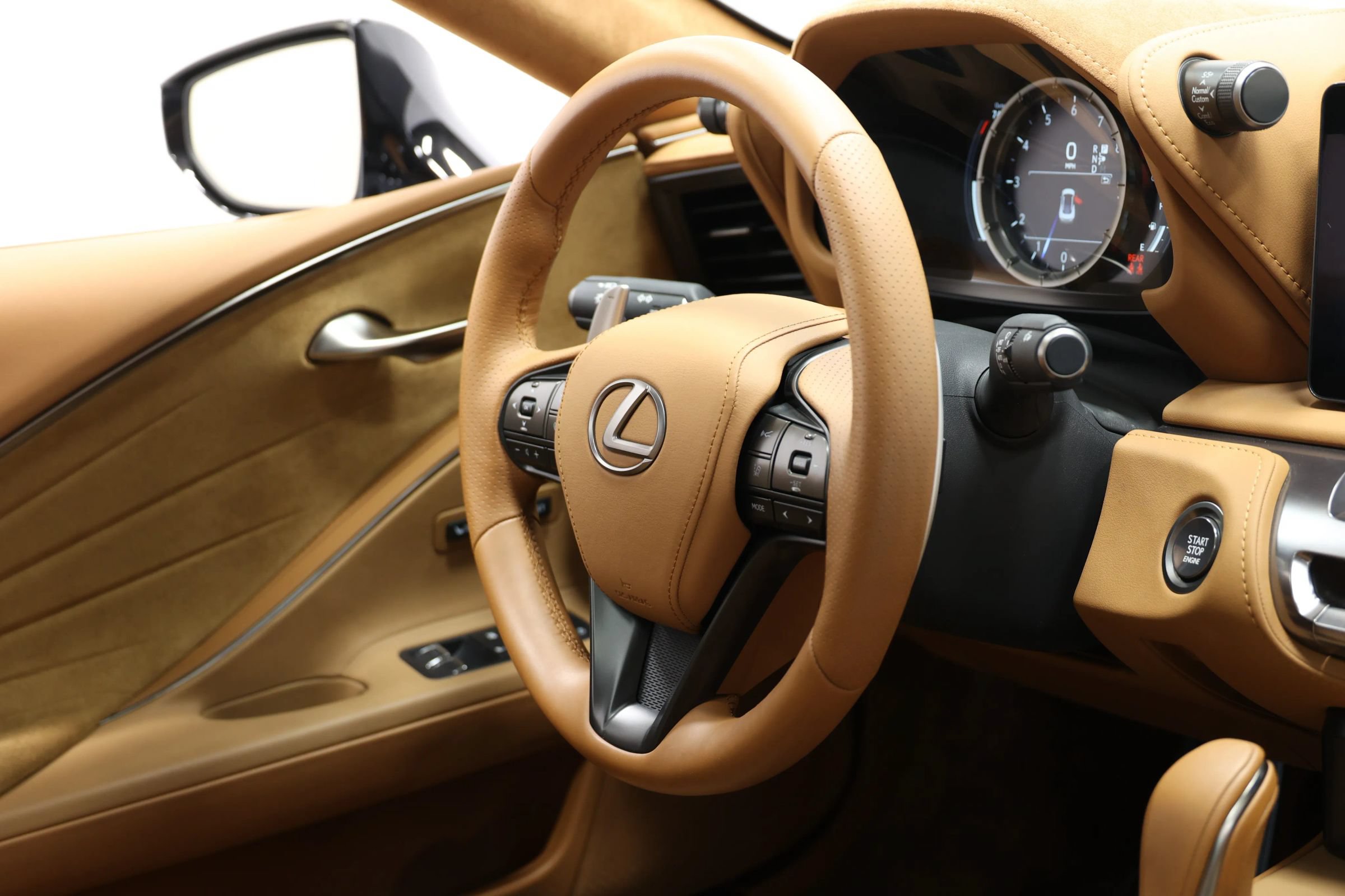 Used 2025 Lexus LC 500 Coupe w/ Touring Package RWD image 91