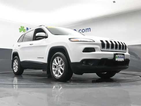 Used 2015 Jeep Cherokee Latitude w/ Cold Weather Group AWD/4WD image 22