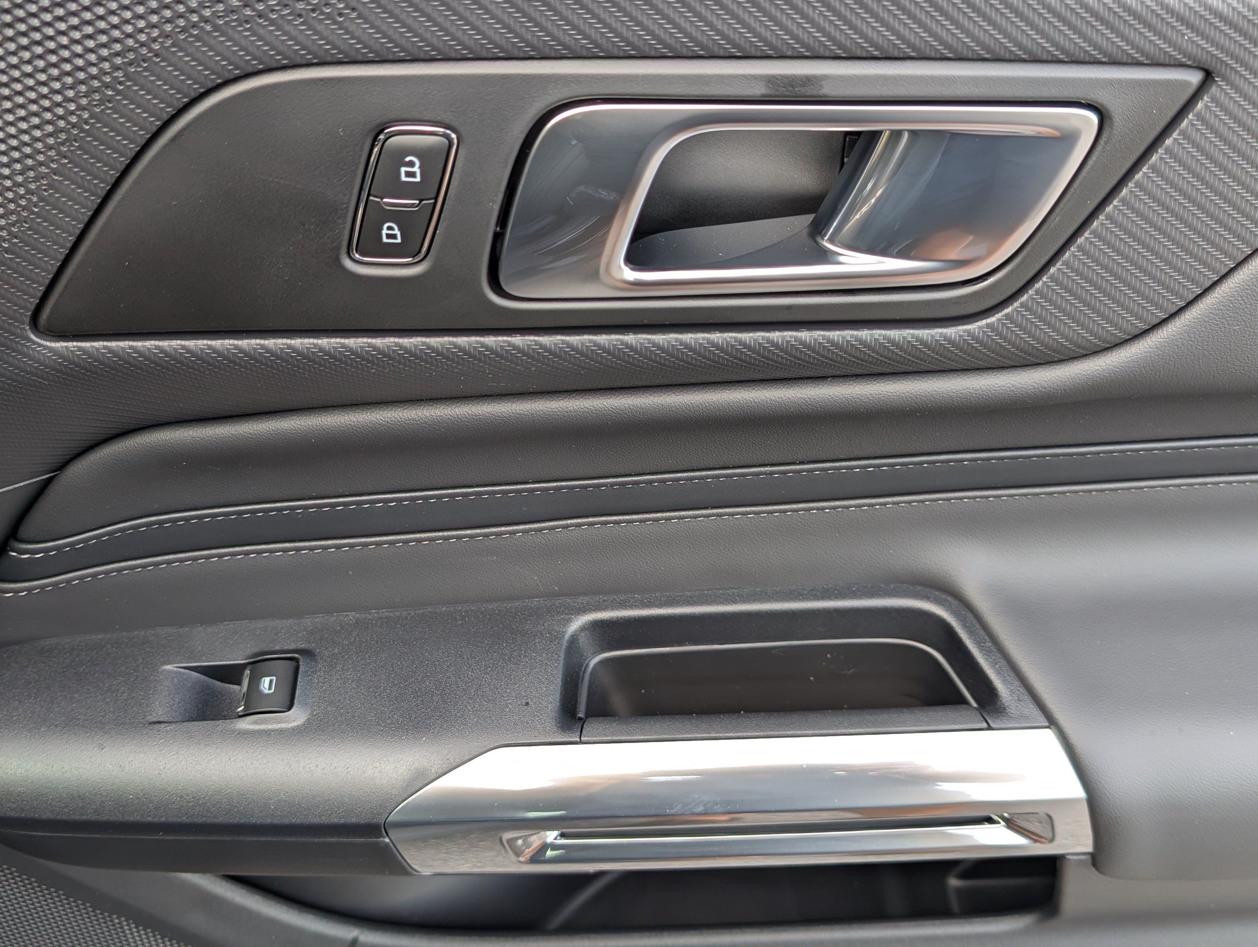 Used 2026 Ford Mustang Premium RWD image 19