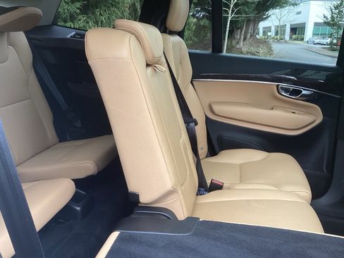 Used 2016 Volvo XC90 T6 Momentum w/ Momentum Plus Package image 6