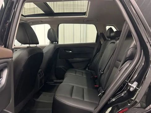 Used 2023 Nissan Rogue SL AWD/4WD image 11