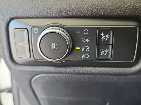Used 2020 Ford Explorer Limited RWD image 25