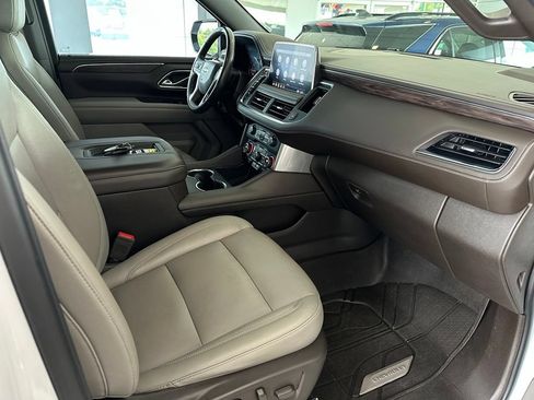 Used 2021 Chevrolet Tahoe LT w/ Rear Media and Nav Package RWD image 17