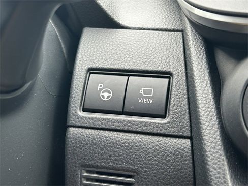 Used 2025 Toyota Prius Limited image 29