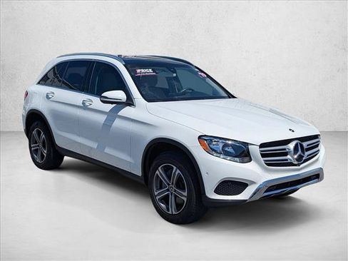 Used 2019 Mercedes-Benz GLC 300 image 3