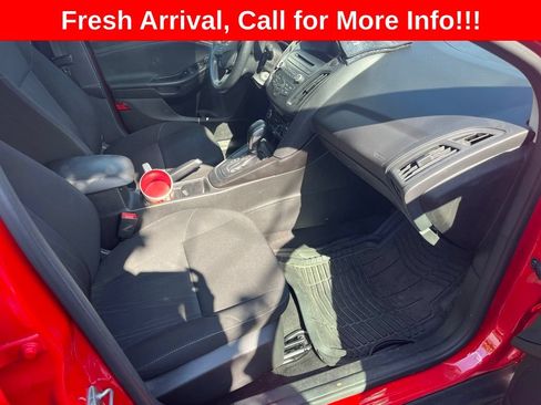 Used 2017 Ford Focus SE FWD image 9