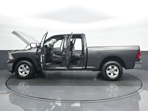 Used 2024 RAM 1500 Classic SLT image 27
