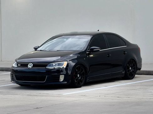 Used 2012 Volkswagen Jetta GLI Autobahn FWD image 3