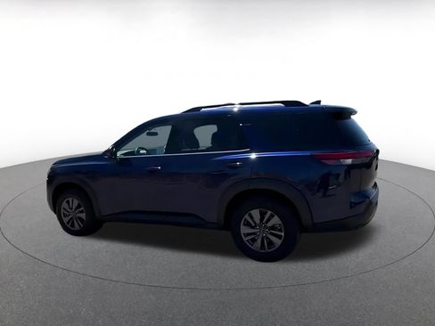 Used 2025 Nissan Pathfinder SV FWD image 10