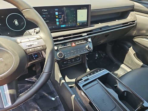 Certified 2025 Hyundai Tucson Limited FWD image 20