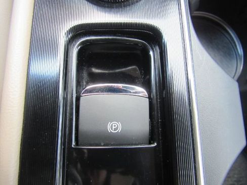 Used 2022 Lincoln Corsair FWD w/ Equipment Group 101A image 49