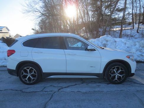 Used 2017 BMW X1 xDrive28i image 11