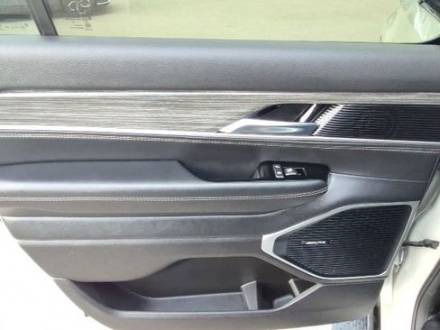 Used 2022 Jeep Wagoneer Series II w/ Premium Group I image 14