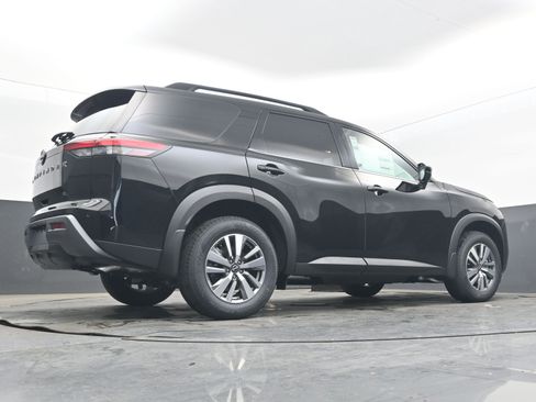 New 2026 Nissan Pathfinder SL FWD image 29