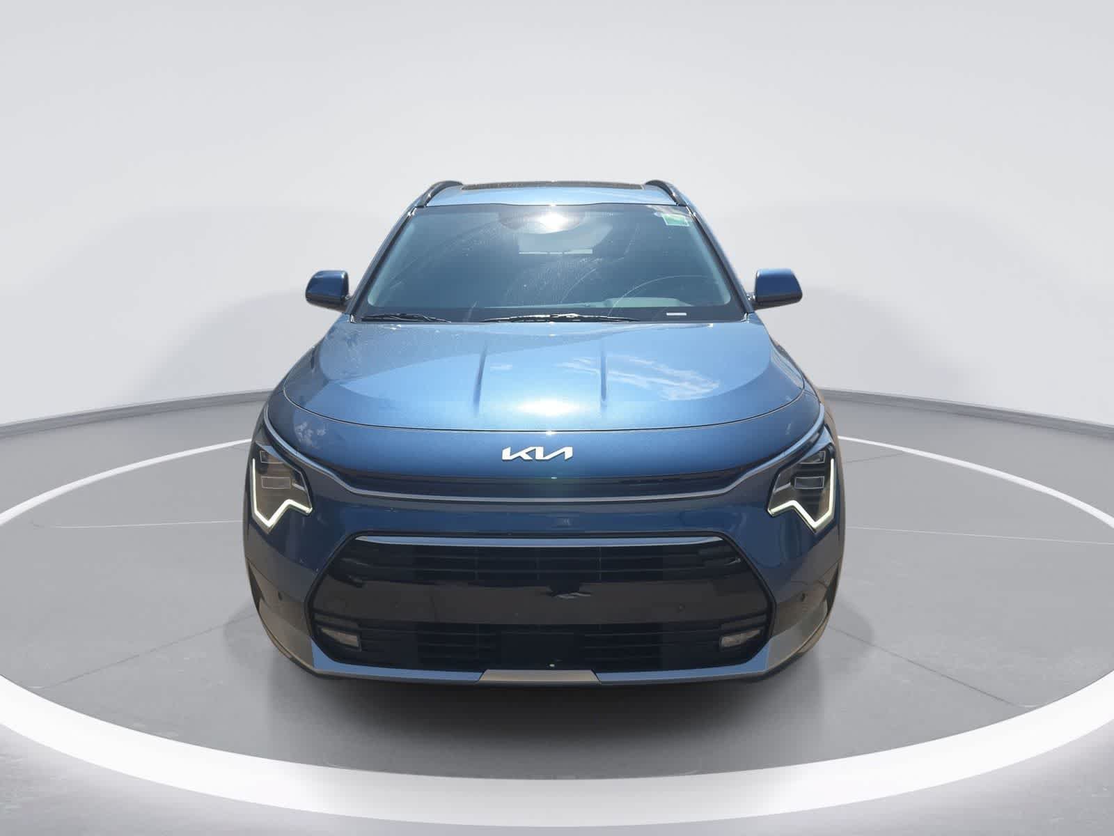 New 2026 Kia Niro SX Touring FWD image 3