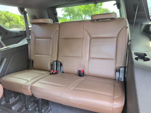 Used 2021 Chevrolet Tahoe High Country w/ Premium Package image 40