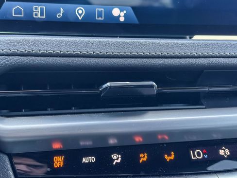 Certified 2024 Cadillac XT4 Premium Luxury AWD/4WD image 17
