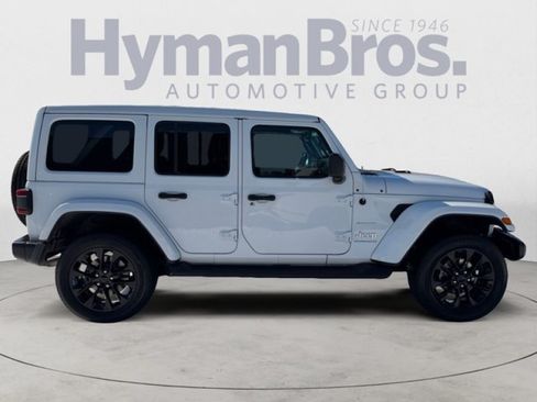 Used 2023 Jeep Wrangler Unlimited Sahara w/ Cold Weather Group AWD/4WD image 2
