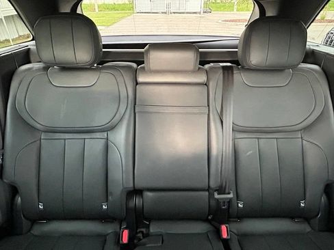 Used 2025 Land Rover Range Rover Sport SE AWD/4WD image 13