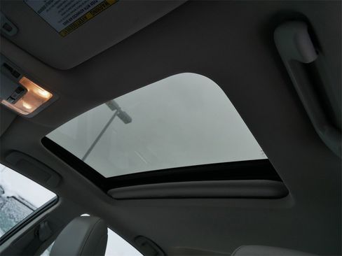 Used 2015 Toyota Avalon XLE Touring image 26