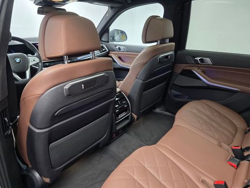 Used 2024 BMW X7 xDrive40i w/ Executive Package image 15