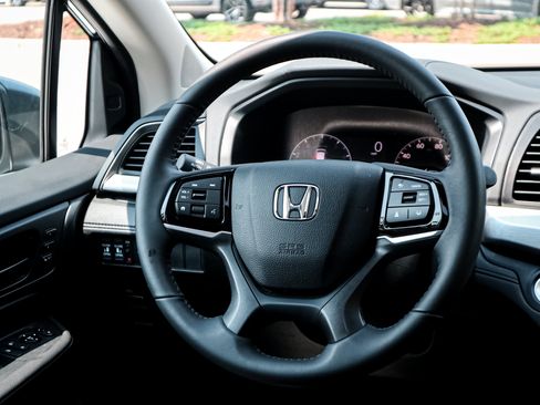 Certified 2026 Honda Odyssey EX-L image 18
