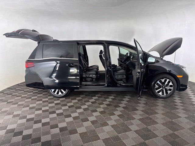 Used 2025 Honda Odyssey EX-L image 13
