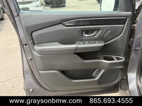 Used 2023 Honda Pilot Elite image 16