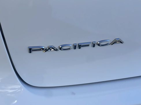 New 2026 Chrysler Pacifica Select FWD image 12