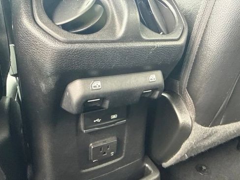 Used 2020 Jeep Wrangler Unlimited Sahara AWD/4WD image 19