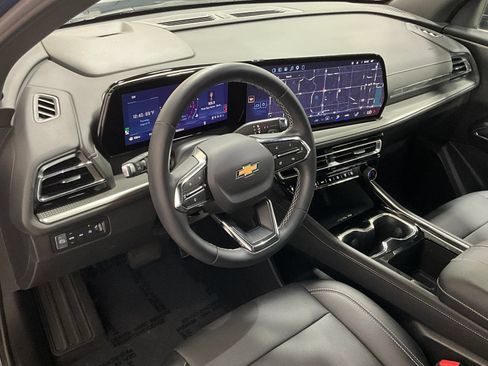 Used 2026 Chevrolet Traverse LT w/ Driver Confidence Package AWD/4WD image 15