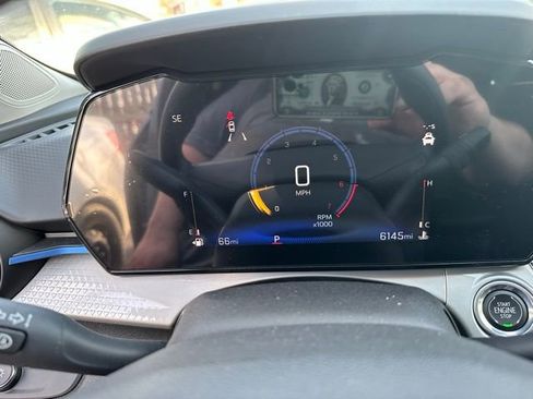 Used 2025 Chevrolet Trax LT FWD image 18