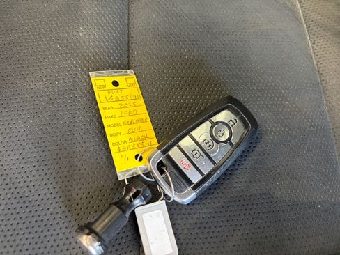 Used 2025 Ford Explorer ST AWD/4WD image 29