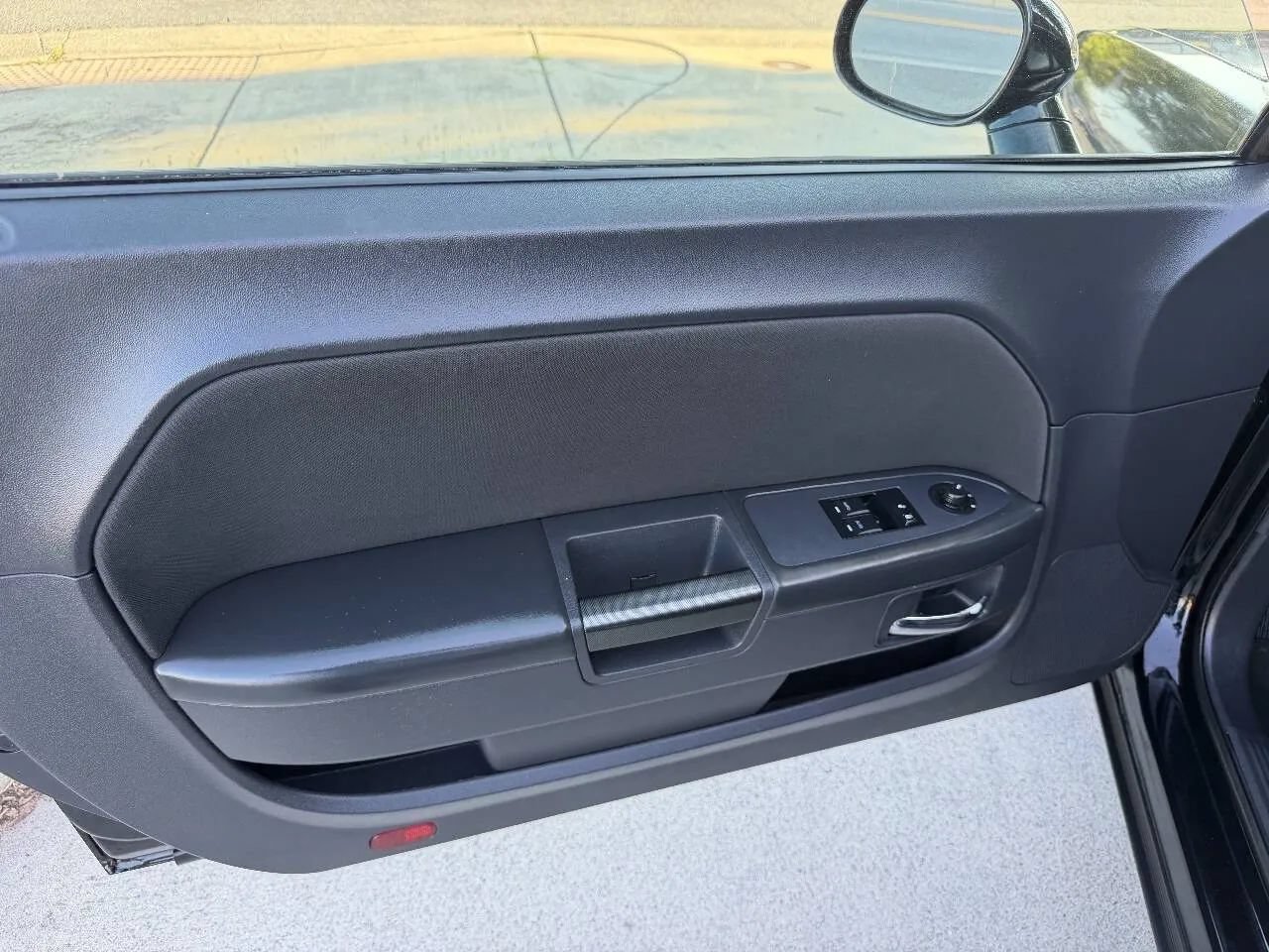 Used 2013 Dodge Challenger SXT RWD image 19