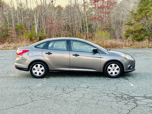 Used 2012 Ford Focus S image 9