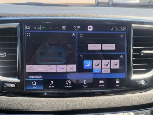 Used 2026 Chrysler Pacifica Select FWD image 32