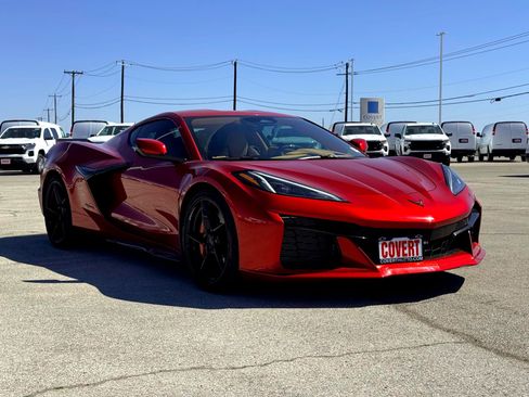 Used 2025 Chevrolet Corvette E-Ray w/ Stealth Interior Trim Package image 5