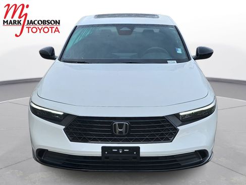 Used 2023 Honda Accord Sport image 3