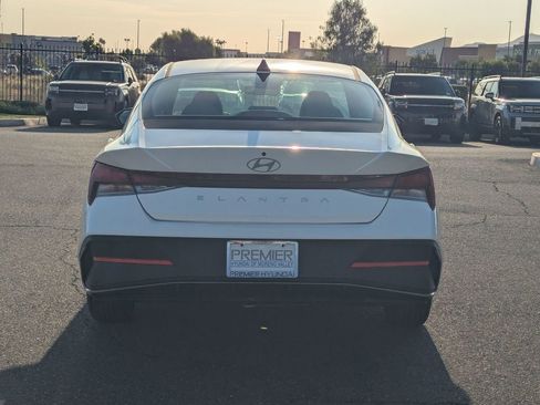 New 2025 Hyundai Elantra SE image 5