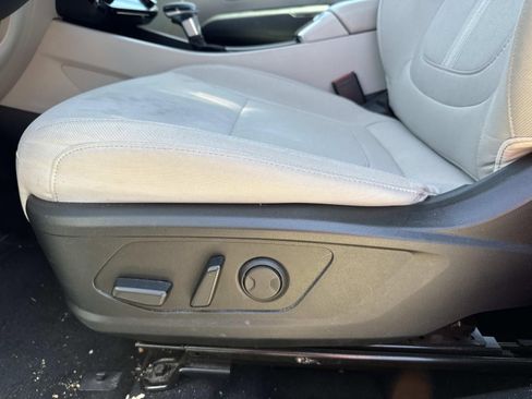 Used 2025 Hyundai Tucson SEL FWD image 16