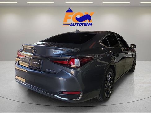 Used 2024 Lexus ES 300h Ultra Luxury w/ Accessory Package (Z2) FWD image 4