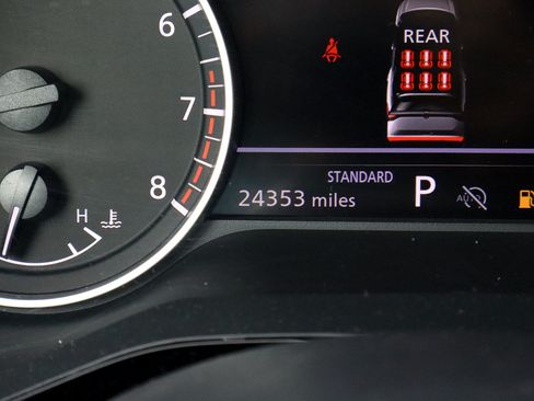 Used 2025 Nissan Pathfinder SV FWD image 29