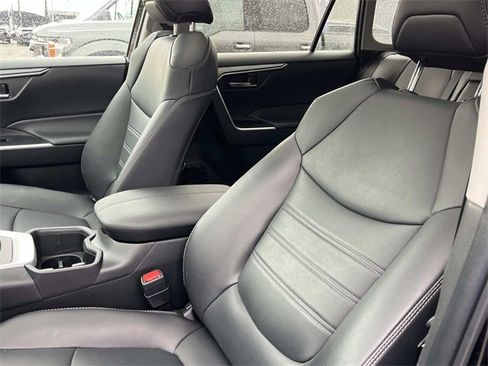 Used 2024 Toyota RAV4 XLE Premium image 30