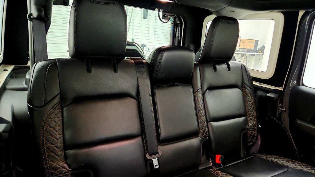 Used 2022 Jeep Wrangler Unlimited Sahara AWD/4WD image 22