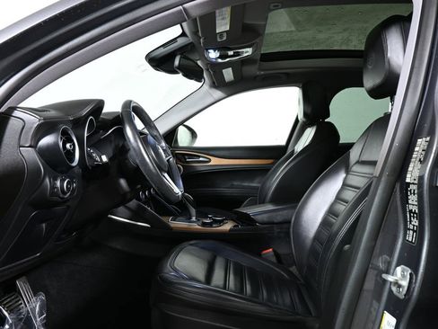 Used 2019 Alfa Romeo Stelvio Ti Lusso w/ Quick Order Package 22X Lusso image 3