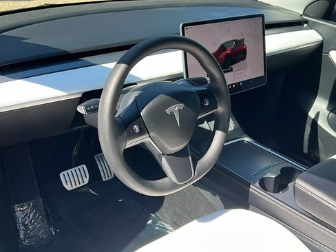 Used 2022 Tesla Model Y Performance AWD/4WD image 10