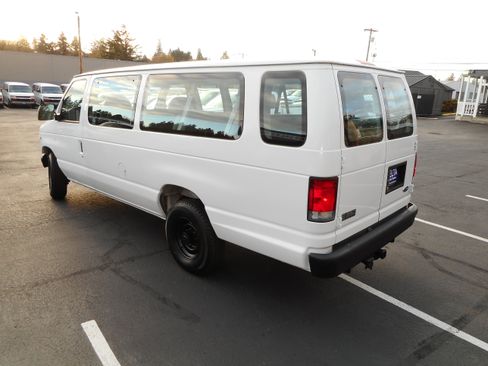 Used 1999 Ford E-350 and Econoline 350 Club Wagon image 8