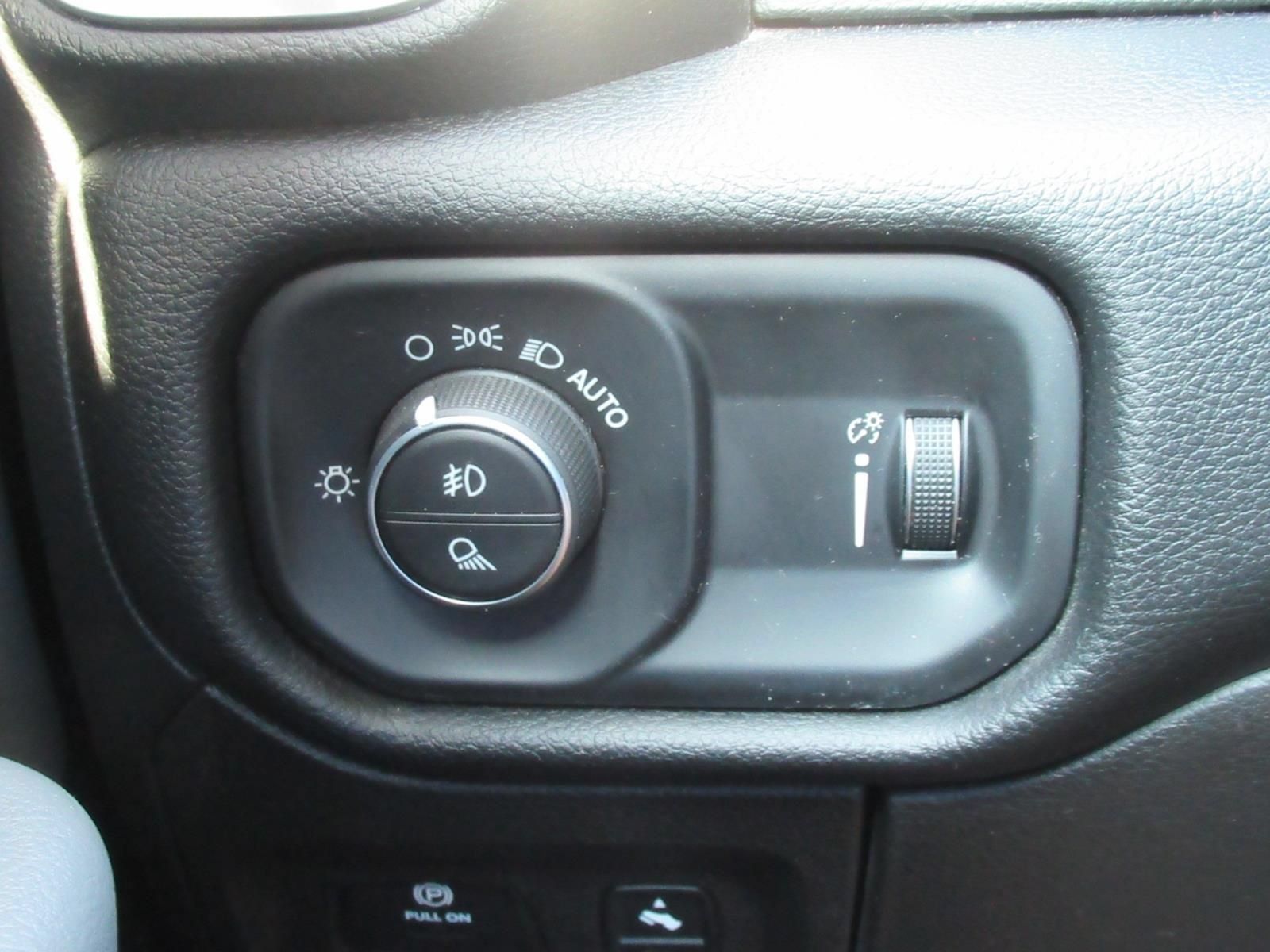 Used 2020 RAM 1500 Big Horn RWD image 23